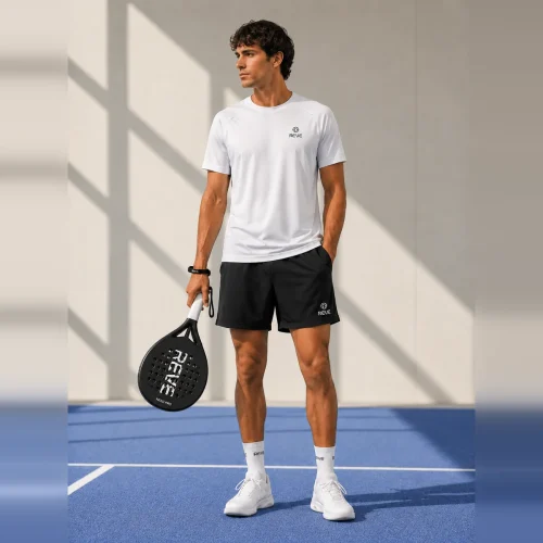 Camiseta técnica y pantalón corto de pádel para hombre